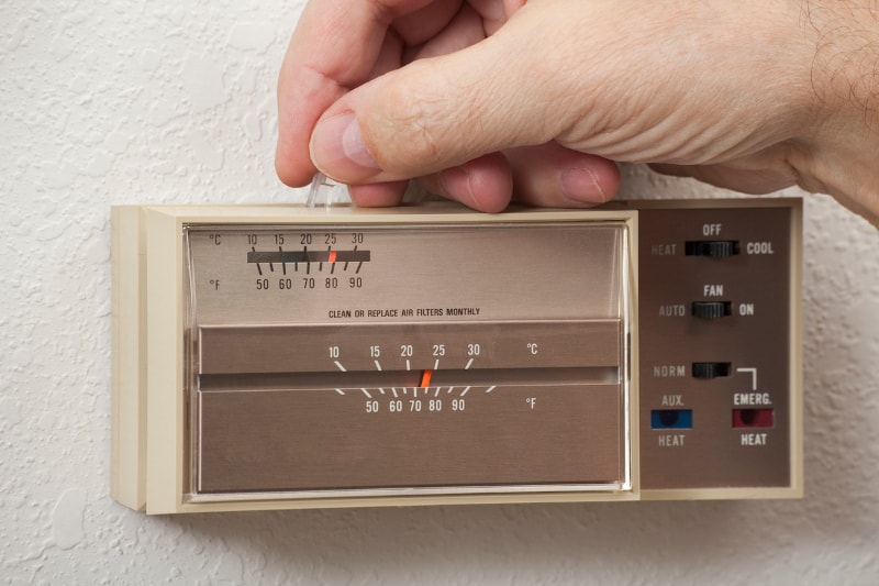 5 Issues Caused by Old HVAC Thermostats in Maurice, LA